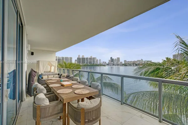 $2,600,000 | 3300 Northeast 188th Street, Unit 210, Aventura, FL 33180