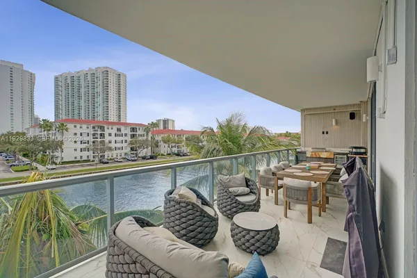 $2,600,000 | 3300 Northeast 188th Street, Unit 210, Aventura, FL 33180