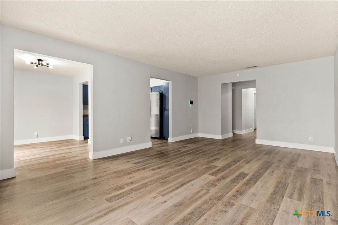 2606 Lake Road Killeen, TX 76543 - Photo 3 of 16