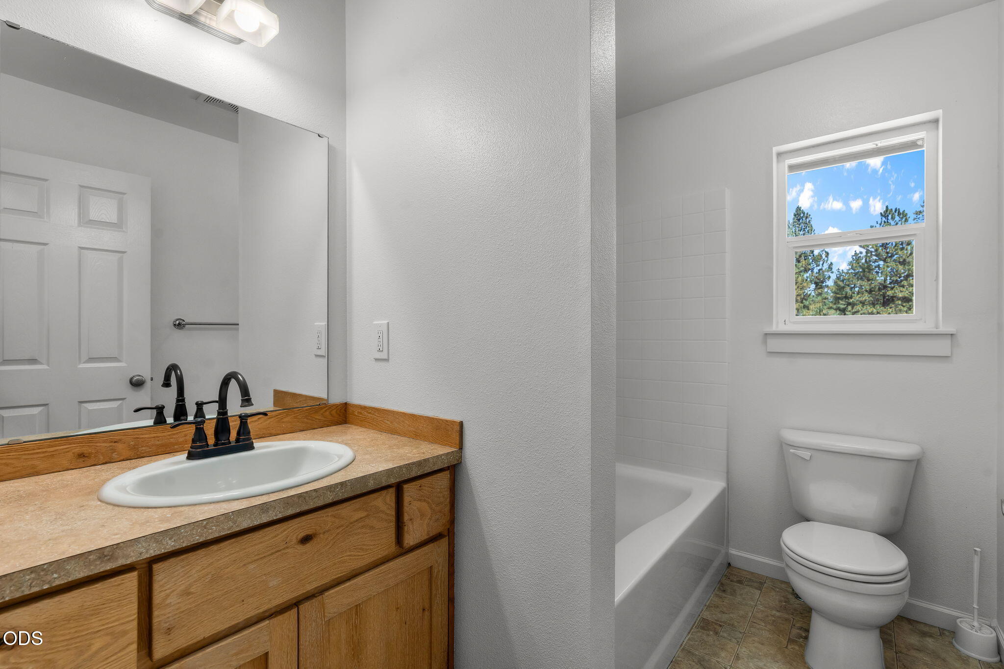 60180 Pawnee Road Bend, OR 97702 - Photo 17 of 53