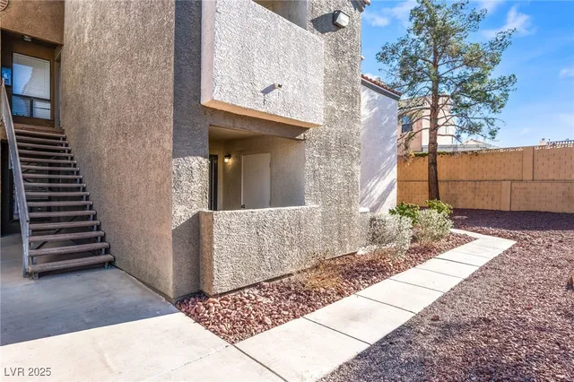 $243,800 | 3151 North Soaring Gulls Drive, Unit 1100, Las Vegas, NV 89128