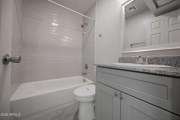 $1,195 | 2121 West Adams Street, Unit B201, Phoenix, AZ 85009