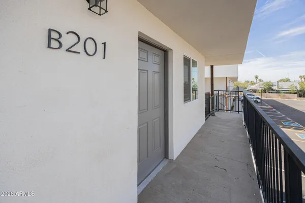 $1,295 | 2121 West Adams Street, Unit B201, Phoenix, AZ 85009