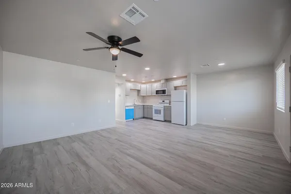 $1,295 | 2121 West Adams Street, Unit B201, Phoenix, AZ 85009