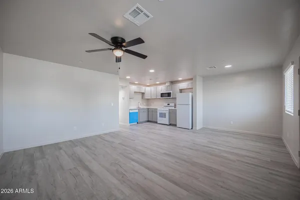 $1,195 | 2121 West Adams Street, Unit B201, Phoenix, AZ 85009