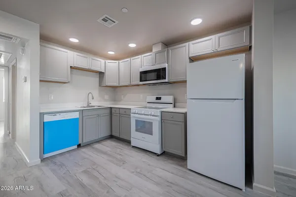 $1,295 | 2121 West Adams Street, Unit B201, Phoenix, AZ 85009