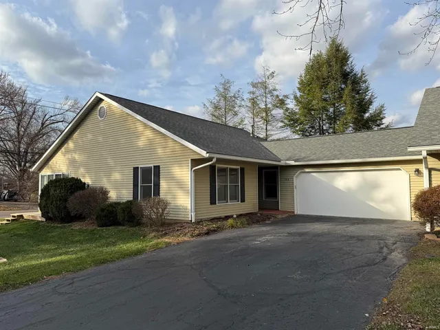 $230,000 | 3910 South Laurel Court, Bloomington, IN 47401