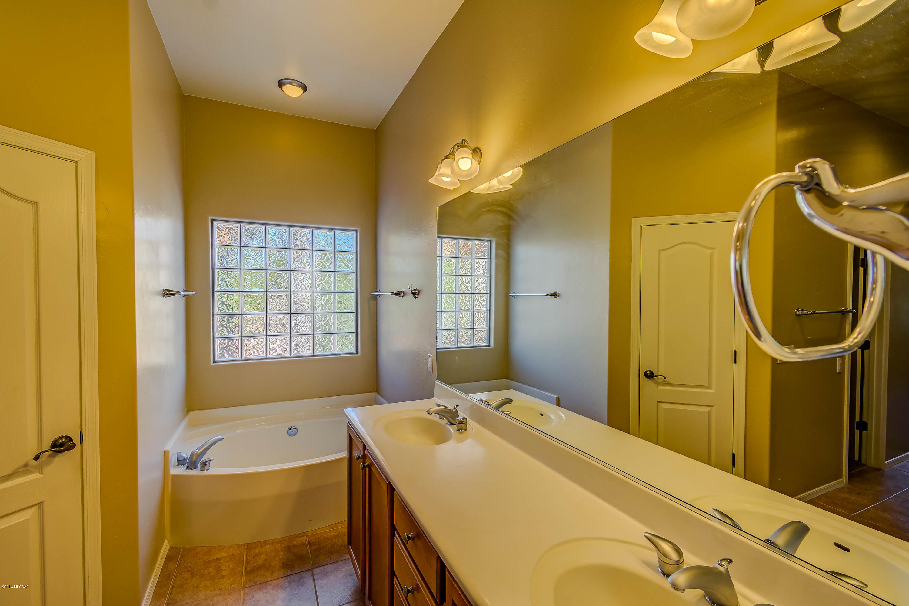 7995 North Rondure Loop Tucson, AZ 85743 - Photo 18 of 29
