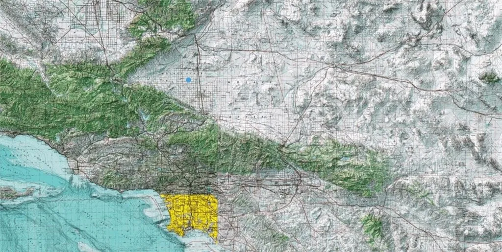 0 West Ave B8 Los Angeles, CA 90045 - Photo 11 of 12 a swimming pool with trees in the background