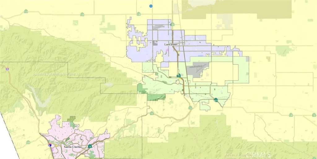 0 West Ave B8 Los Angeles, CA 90045 - Photo 10 of 12 a bathroom with a bathtub