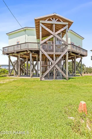 $555,000 | 127 Hammock Lane, Franklin, LA 70538