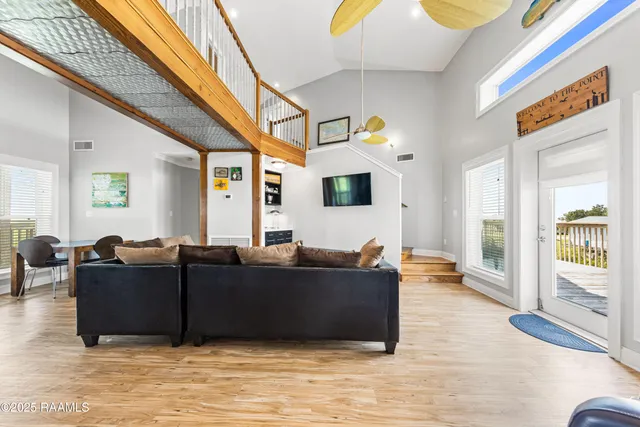 $555,000 | 127 Hammock Lane, Franklin, LA 70538