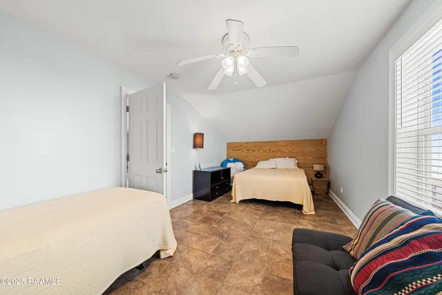 $555,000 | 127 Hammock Lane, Franklin, LA 70538