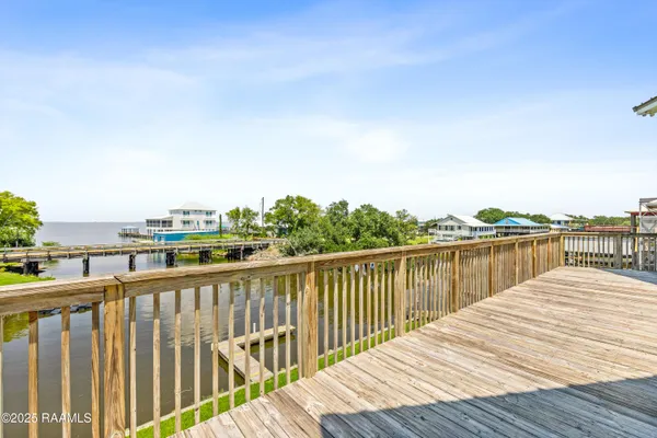 $555,000 | 127 Hammock Lane, Franklin, LA 70538