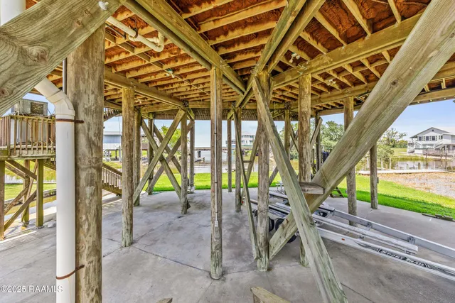 $555,000 | 127 Hammock Lane, Franklin, LA 70538