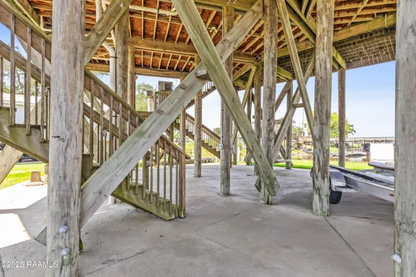 $555,000 | 127 Hammock Lane, Franklin, LA 70538