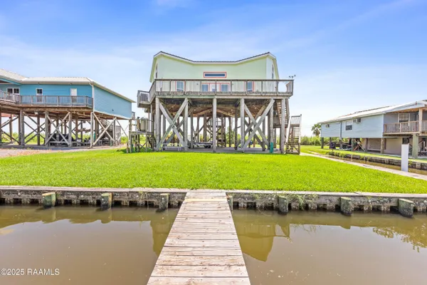 $555,000 | 127 Hammock Lane, Franklin, LA 70538