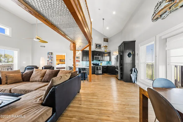 $555,000 | 127 Hammock Lane, Franklin, LA 70538