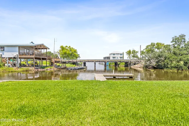 $555,000 | 127 Hammock Lane, Franklin, LA 70538