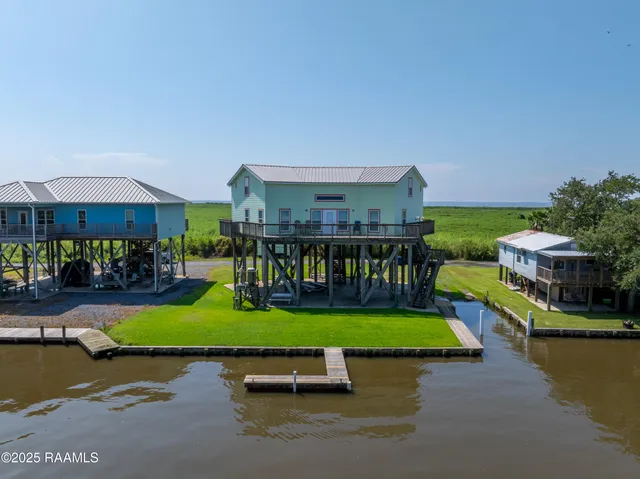 $555,000 | 127 Hammock Lane, Franklin, LA 70538