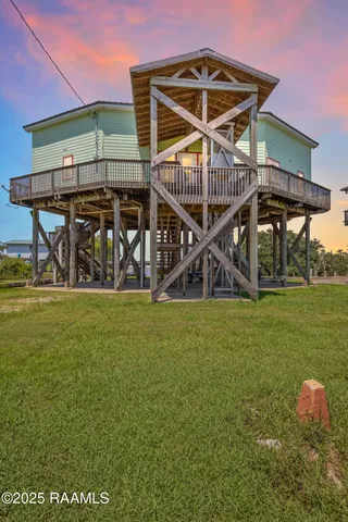 $555,000 | 127 Hammock Lane, Franklin, LA 70538