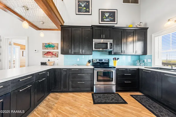 $555,000 | 127 Hammock Lane, Franklin, LA 70538