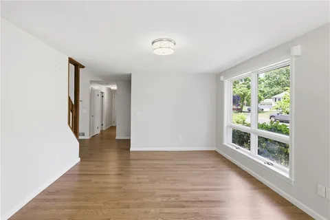 $739,900 | 32 Briarwood Road, Lincoln, RI 02865