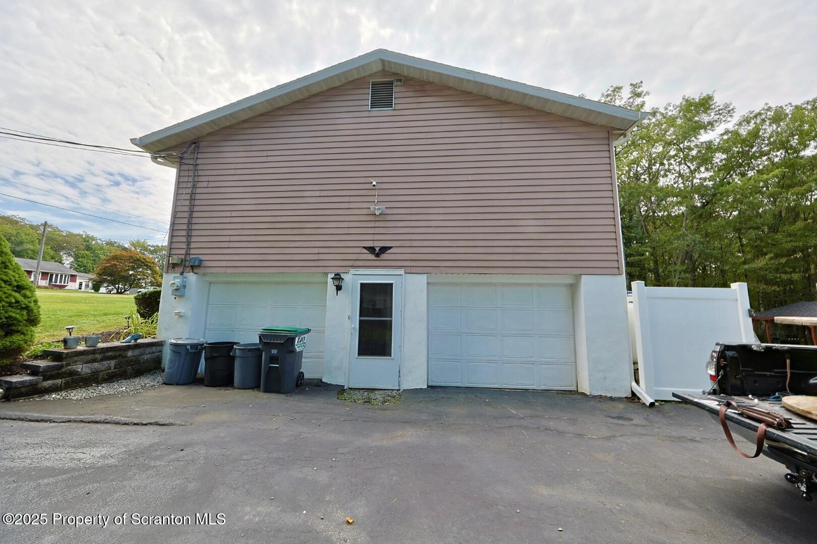 17 Frontier Road Wilkes Barre, PA 18702 - Photo 11 of 45 Side