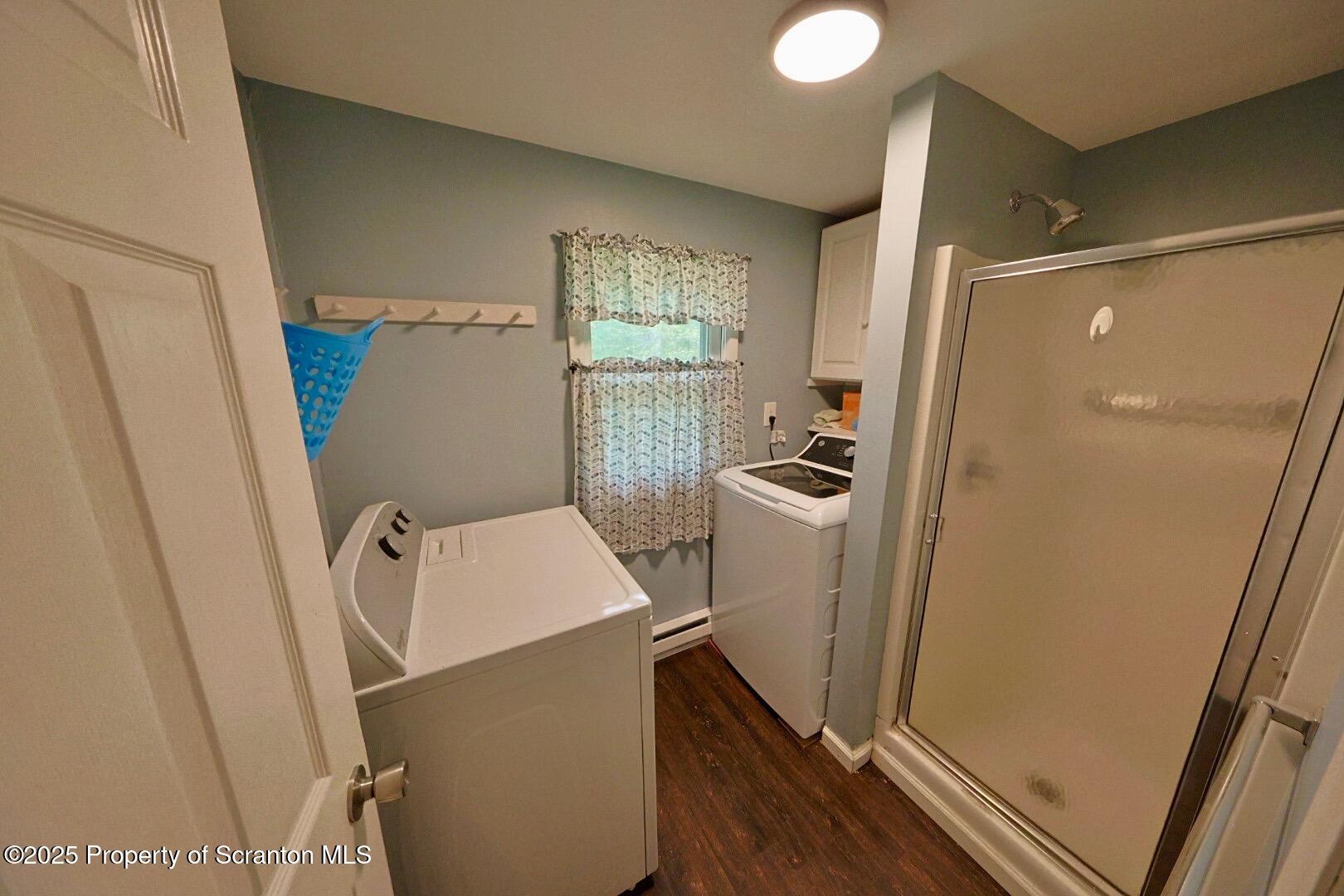 17 Frontier Road Wilkes Barre, PA 18702 - Photo 37 of 45 3/4 Bathroom