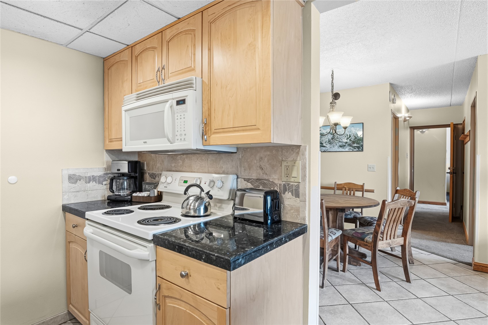611 Village Road, Unit 24260 Breckenridge, CO 80424 - Photo 13 of 50 Kitchen & Dining Area