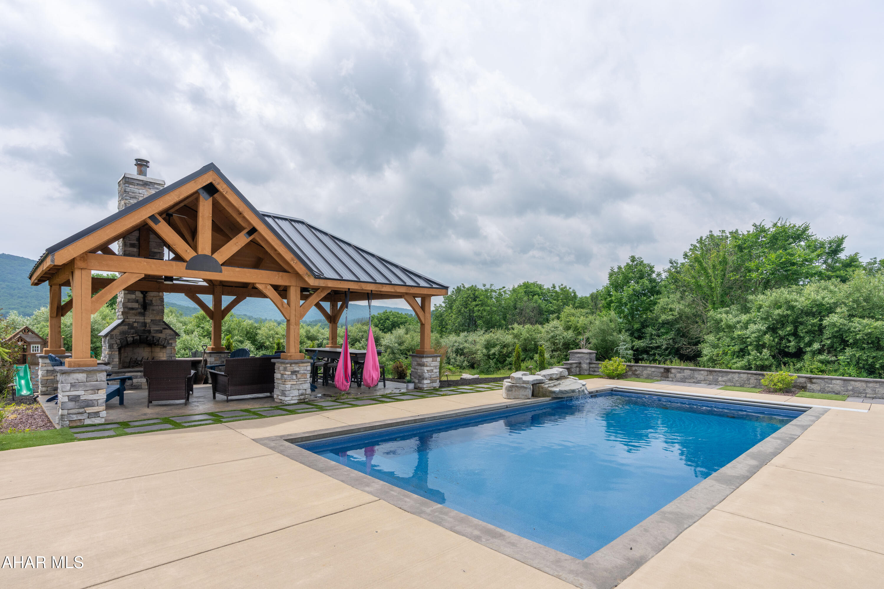 102 Middle Ridge Road Hollidaysburg, PA 16648 - Photo 21 of 82