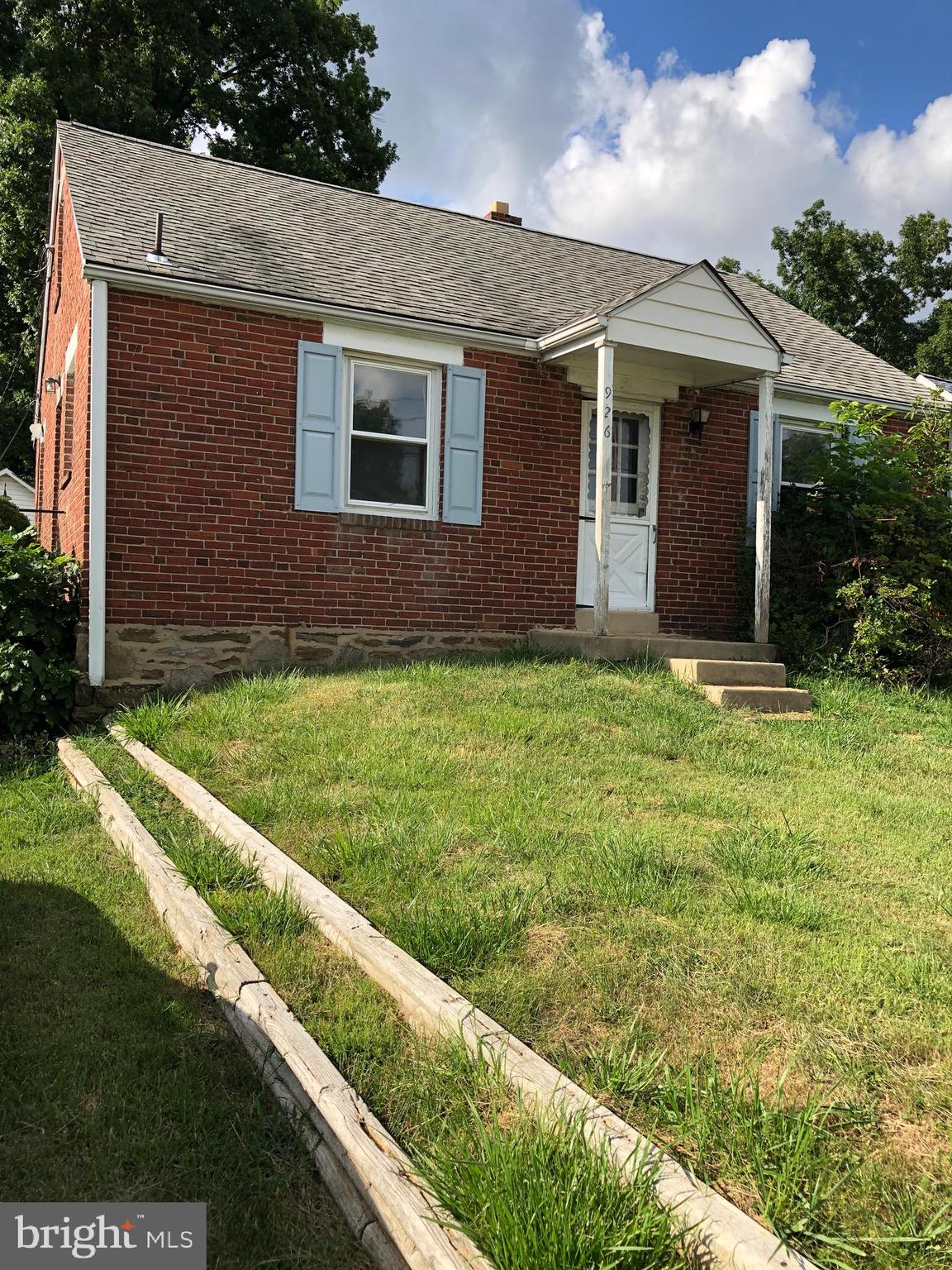 926 Thornton Road Marcus Hook, PA 19061 - Photo 3 of 13 Gallery Image 3