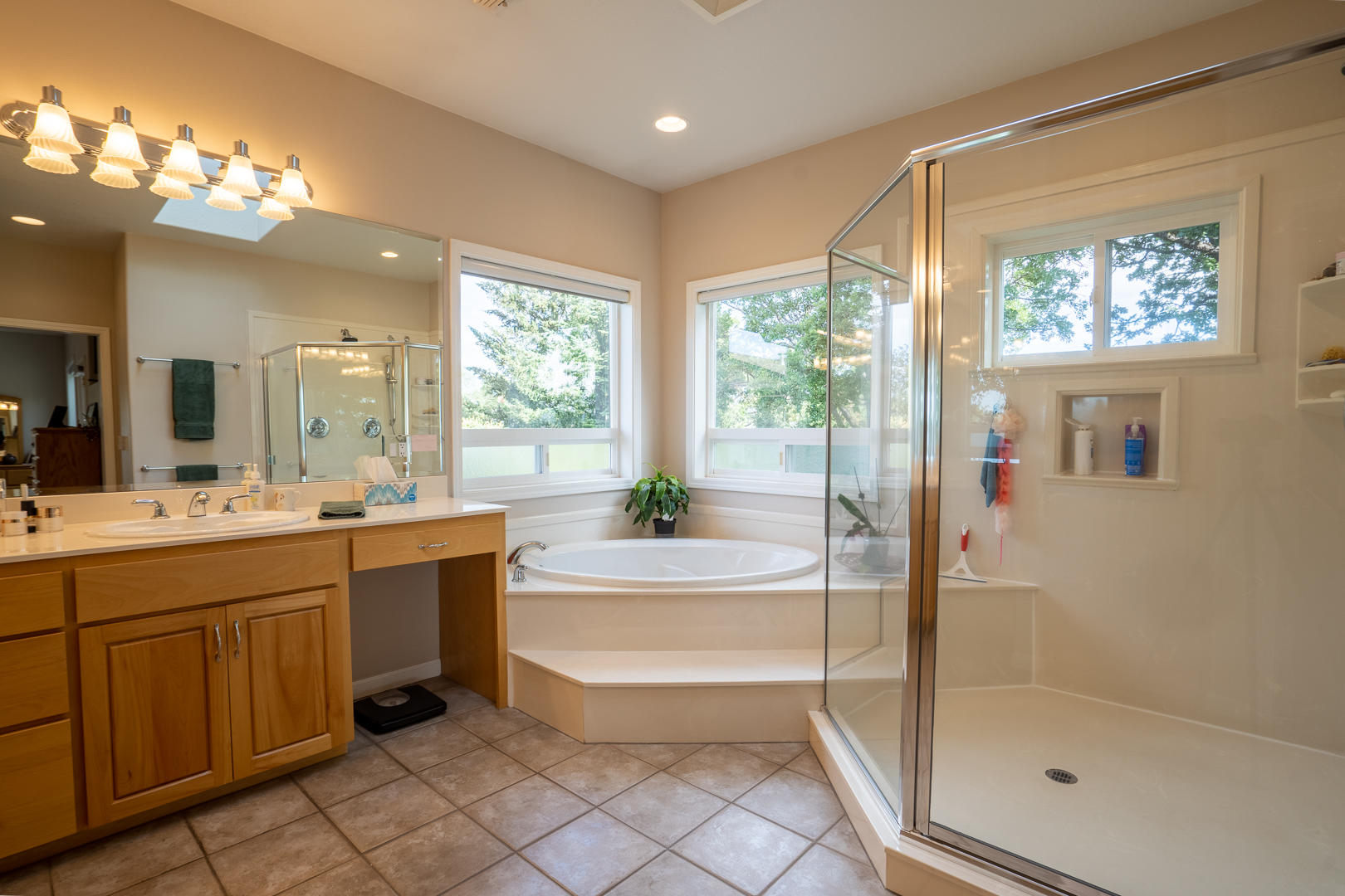 1585 Ridge Way Medford, OR 97504 - Photo 31 of 78 1585 Ridge Way - MLS - Sony-18
