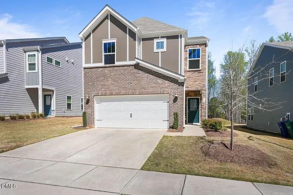 $2,150 | 319 Joneshaven Drive, Fuquay-Varina, NC 27526