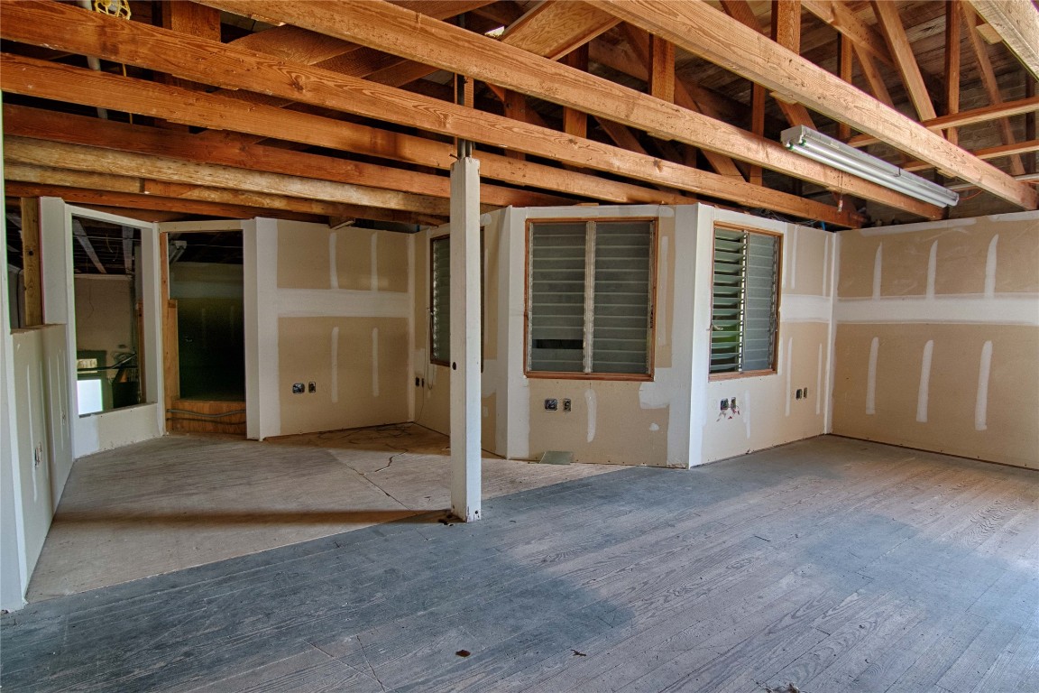 702 North Upton Avenue Schulenburg, TX 78956 - Photo 13 of 22 a view of a building with an empty room