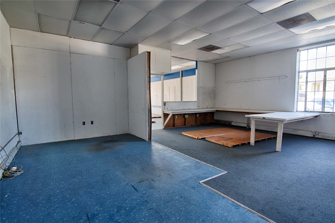 702 North Upton Avenue Schulenburg, TX 78956 - Photo 9 of 22 a living room with furniture pool table and window