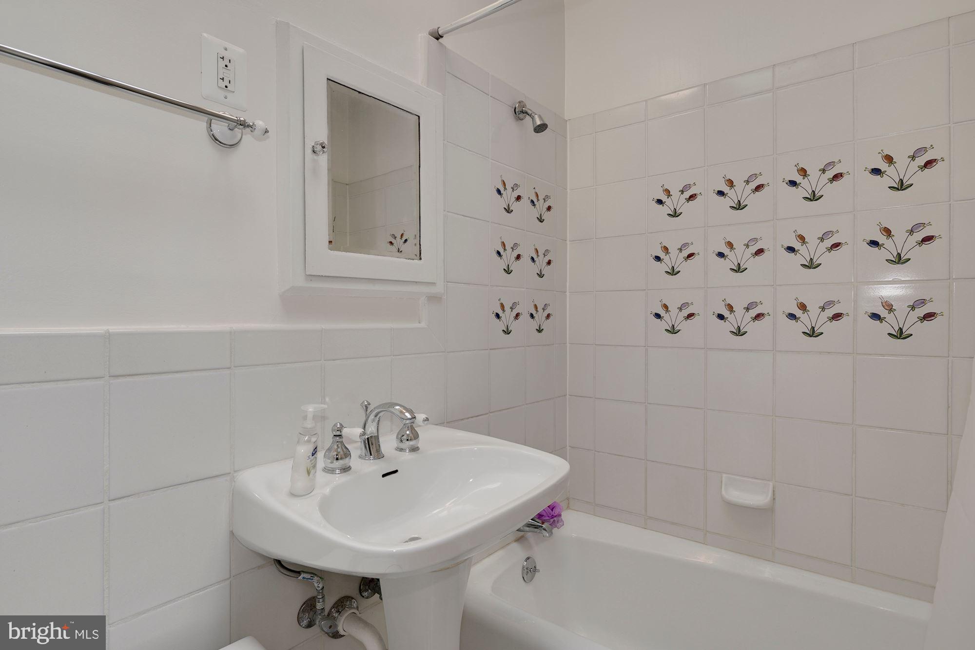 3702 R Street Northwest Washington, DC 20007 - Photo 17 of 32