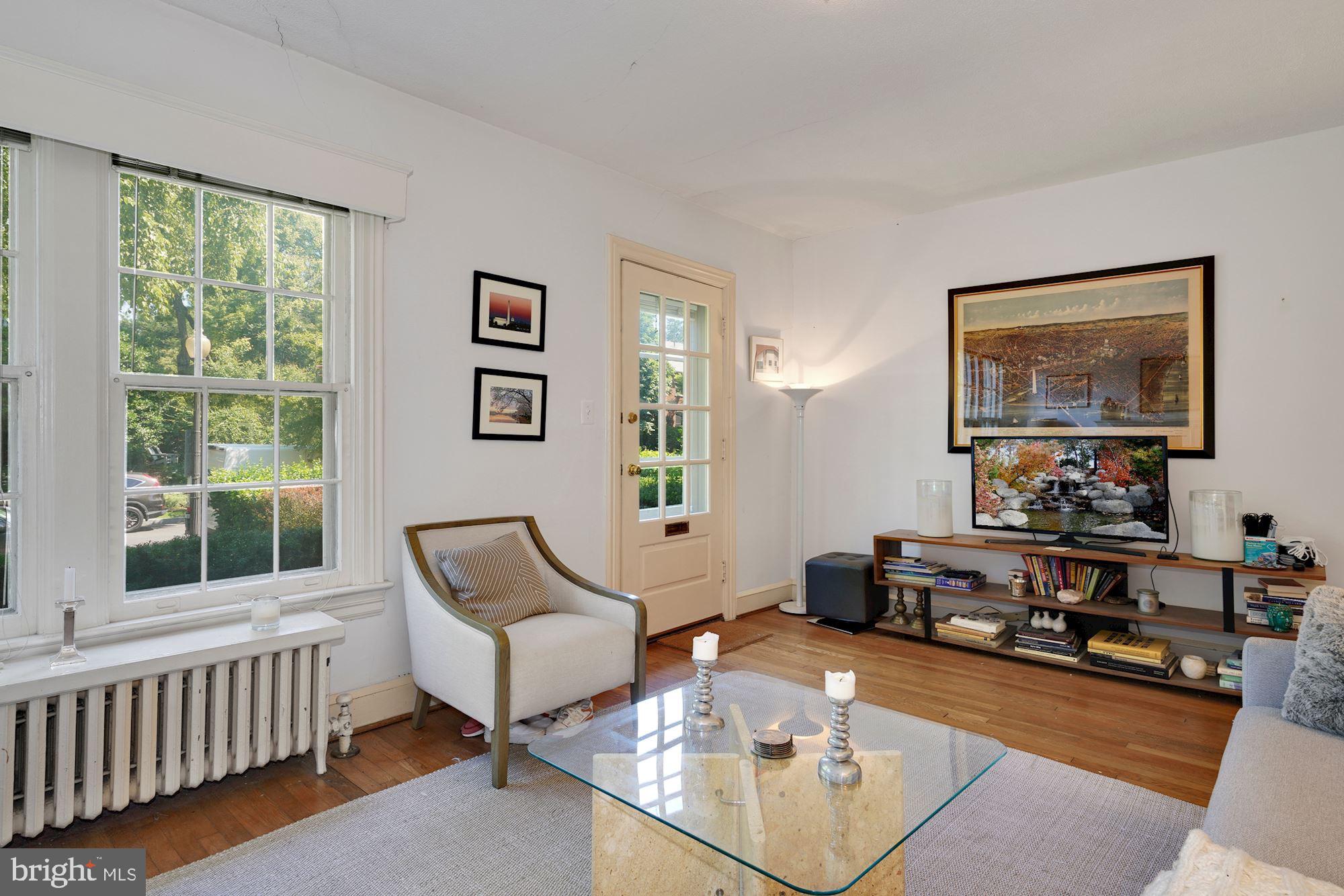 3702 R Street Northwest Washington, DC 20007 - Photo 4 of 32 Lovely and bright living room