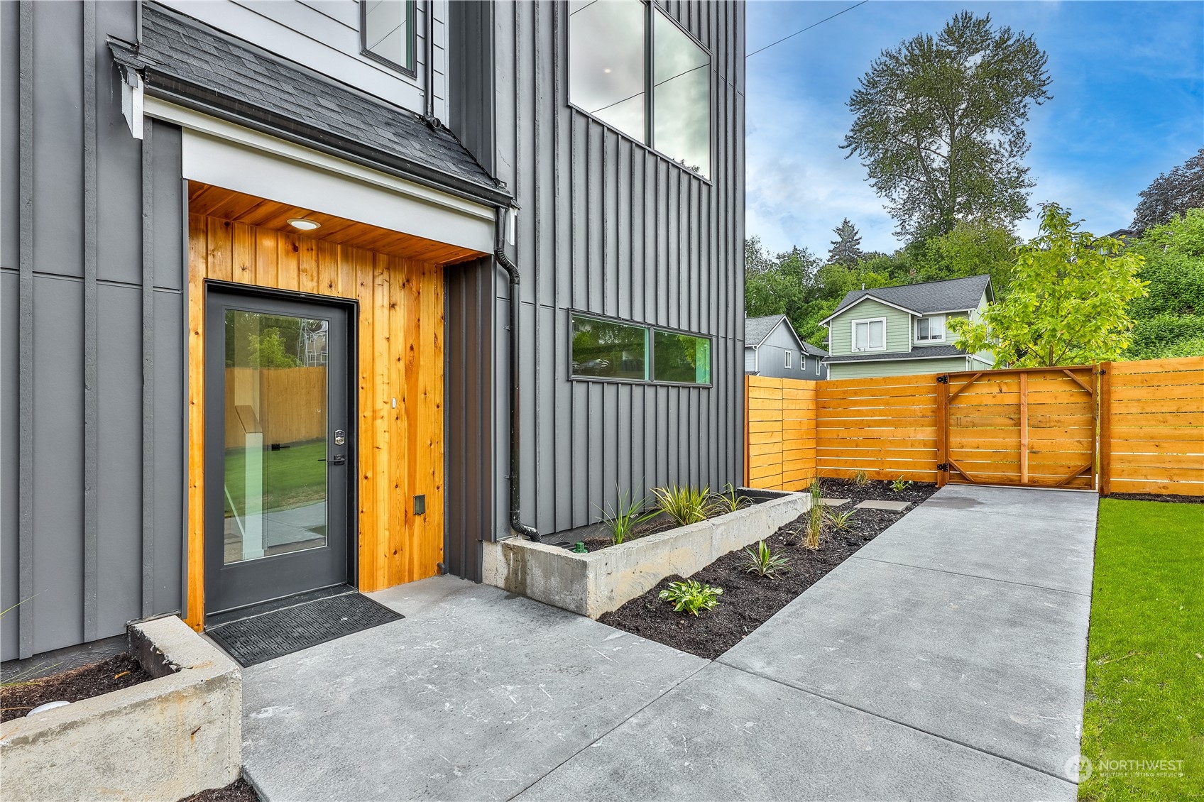 2170 Southwest Elmgrove Street Seattle, WA 98106 - Photo 4 of 19 Gallery Image 4