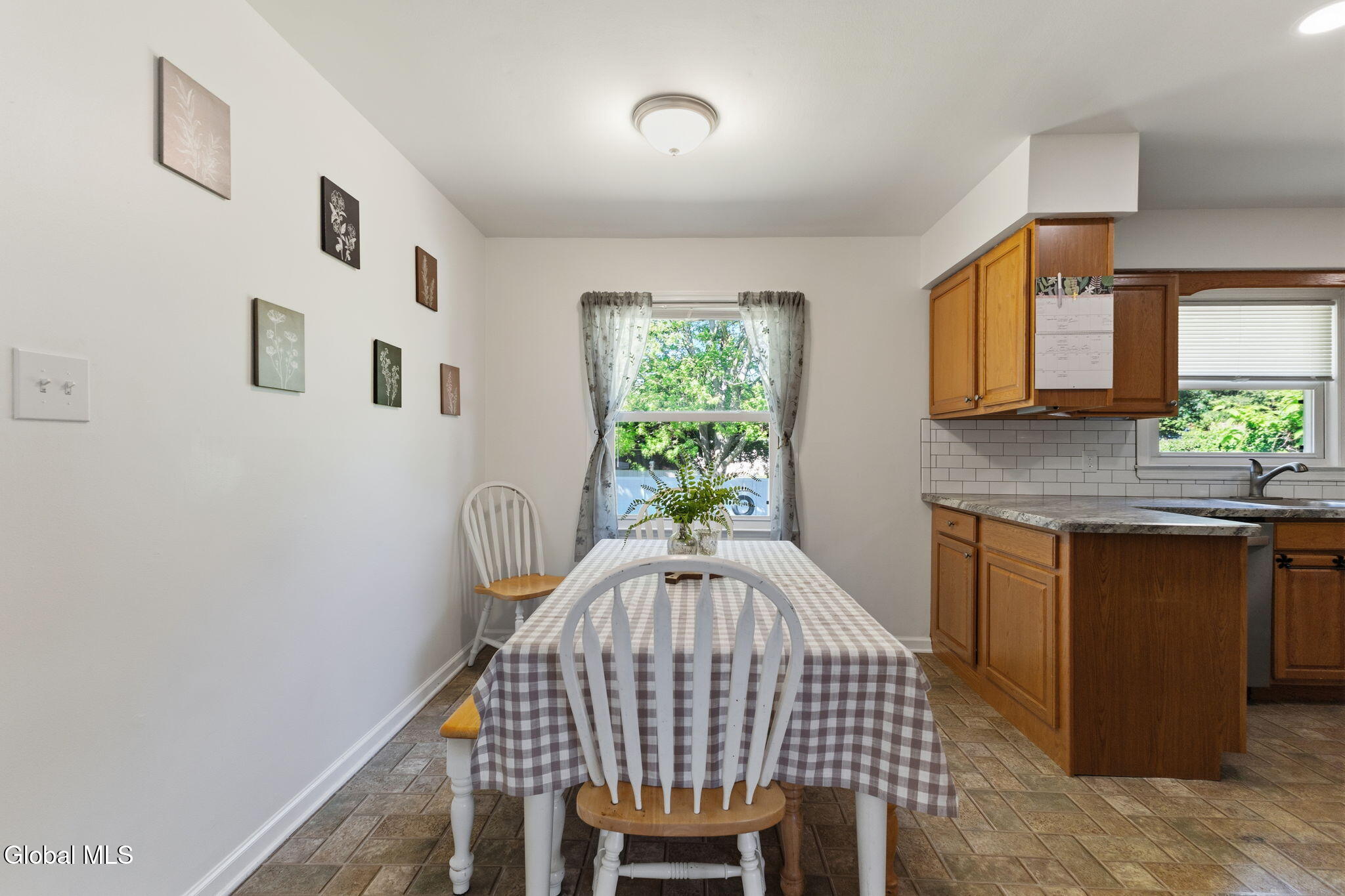 1136 Butler Street Rotterdam, NY 12303 - Photo 6 of 39 8-1136 ButlerSt_08