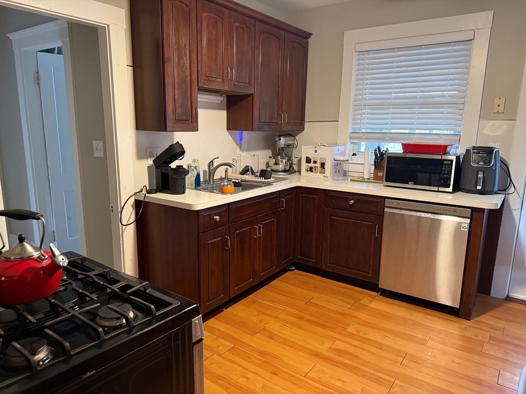 31 Revere Road, Unit B Quincy, MA 02169 - Photo 2 of 8