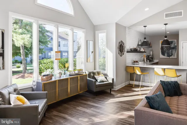 $1,659 | 150 Steeplechase Way, Unit 1BED1BATH, Largo, MD 20774