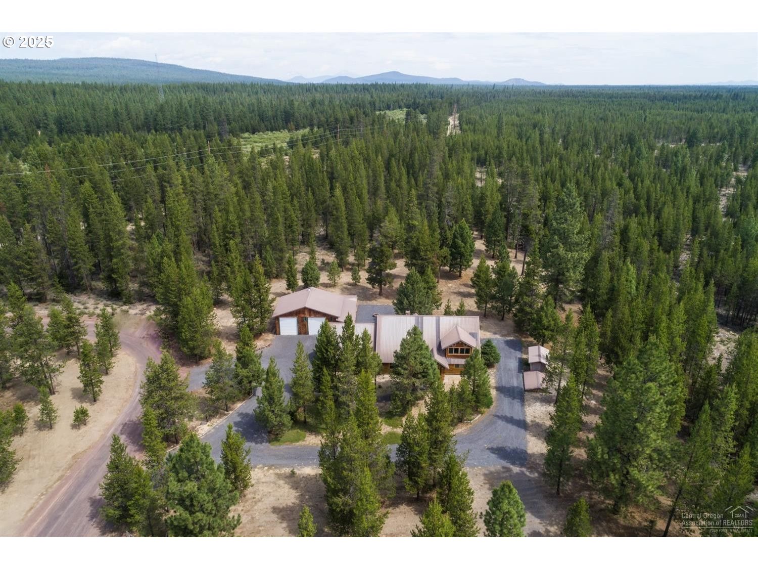 140643 Kamloop Lane Gilchrist, OR 97737 - Photo 34 of 36 a view of lake and mountain view