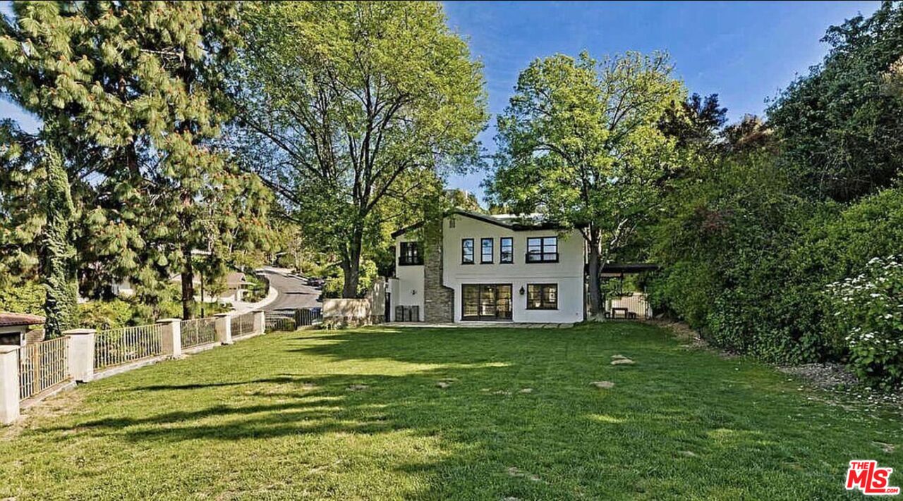 3441 White Rose Way Encino, CA 91436 - Photo 3 of 22 a view of a park with welcome board