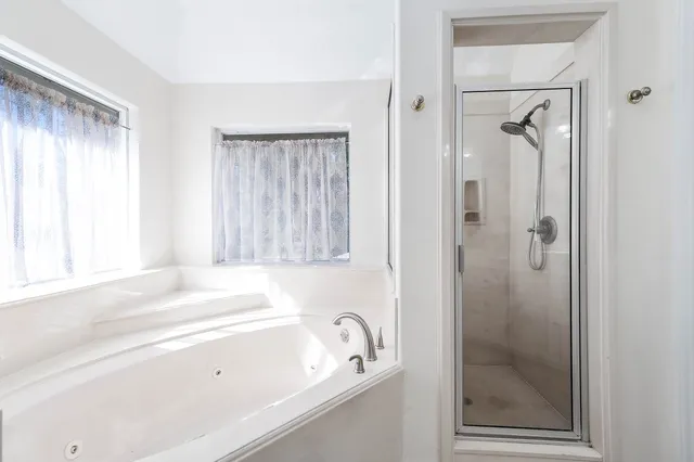 $439,500 | 20610 Live Oak Drive, Damon, TX 77430