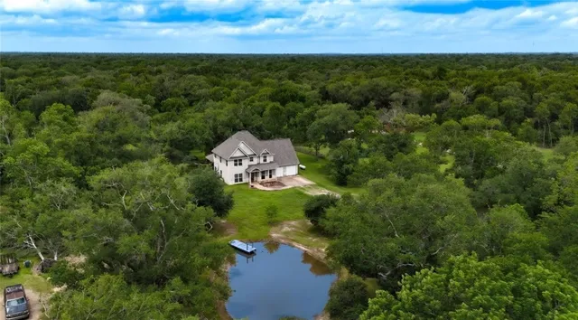 $439,500 | 20610 Live Oak Drive, Damon, TX 77430