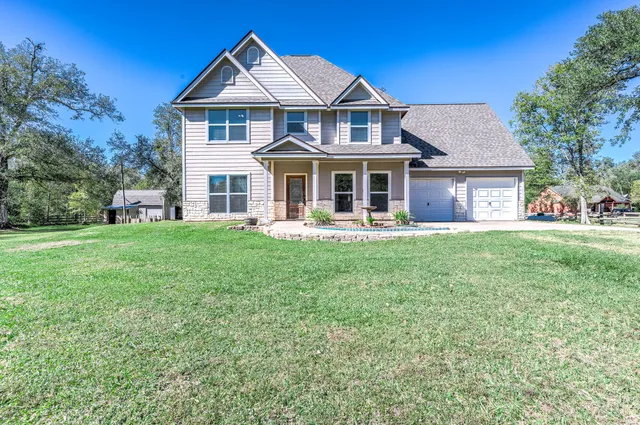 $439,500 | 20610 Live Oak Drive, Damon, TX 77430