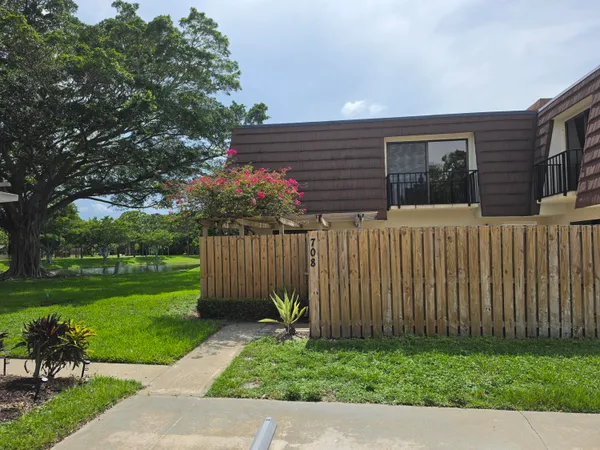$2,650 | 708 7th Lane, Palm Beach Gardens, FL 33418