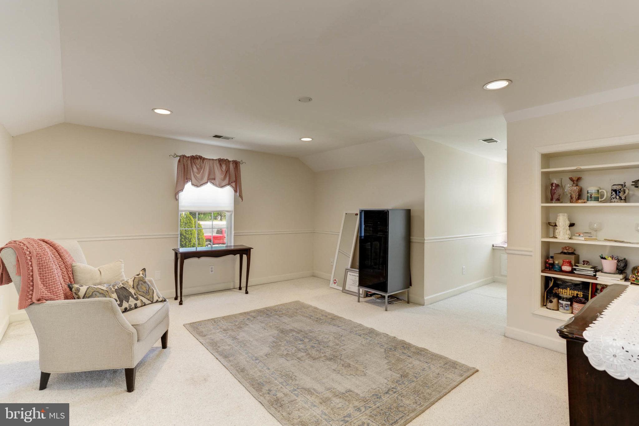 9034 Dumhart Road Laurel, MD 20723 - Photo 25 of 63 Large sitting room off primary suite!