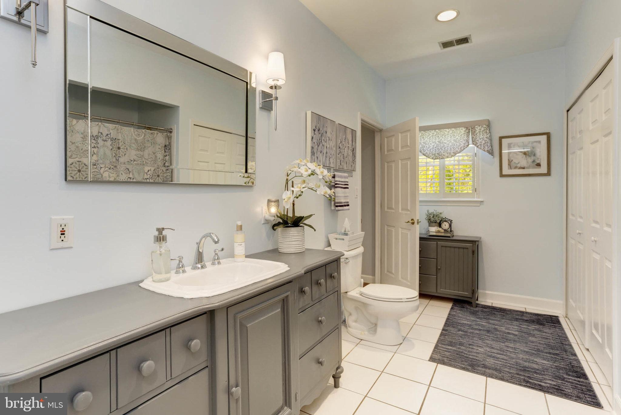 9034 Dumhart Road Laurel, MD 20723 - Photo 35 of 63 Main level full bathroom